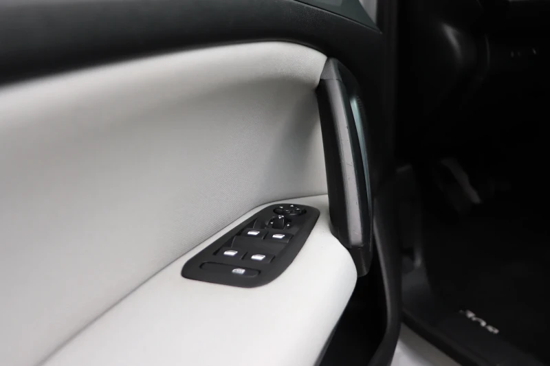 Peugeot 308, снимка 6 - Автомобили и джипове - 52428095