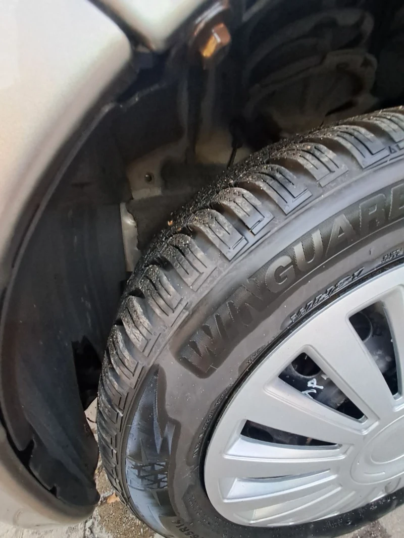 Toyota Yaris, снимка 13 - Автомобили и джипове - 52938496