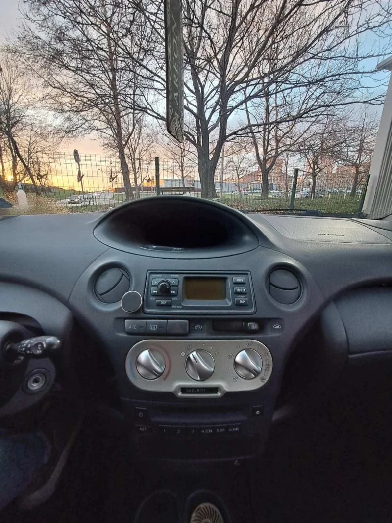 Toyota Yaris, снимка 9 - Автомобили и джипове - 52938496