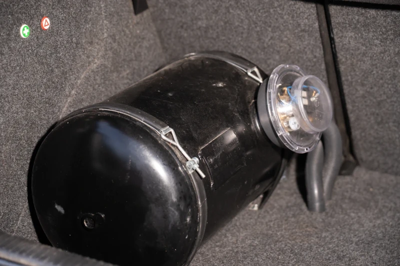 VW Golf 1.6 SR Газ/Бензин, снимка 12 - Автомобили и джипове - 53236817