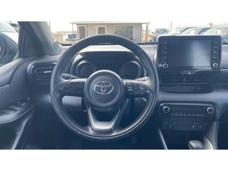 Toyota Yaris 1.5 HSD Chic , снимка 9 - Автомобили и джипове - 55626553