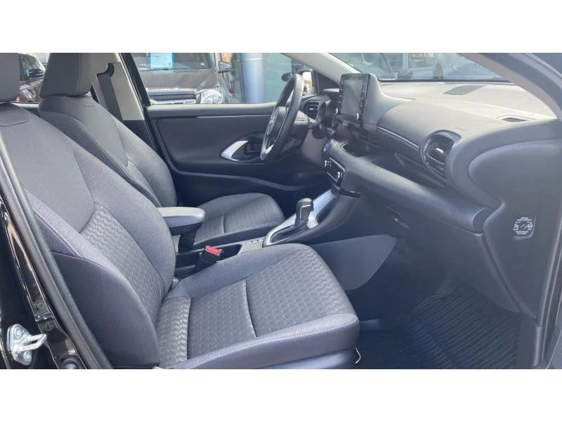 Toyota Yaris 1.5 HSD Chic , снимка 6 - Автомобили и джипове - 55626553