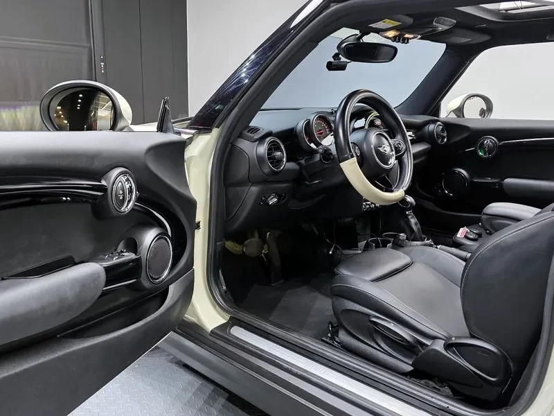 Mini Cooper High 3Rd Generation, снимка 11 - Автомобили и джипове - 55940824