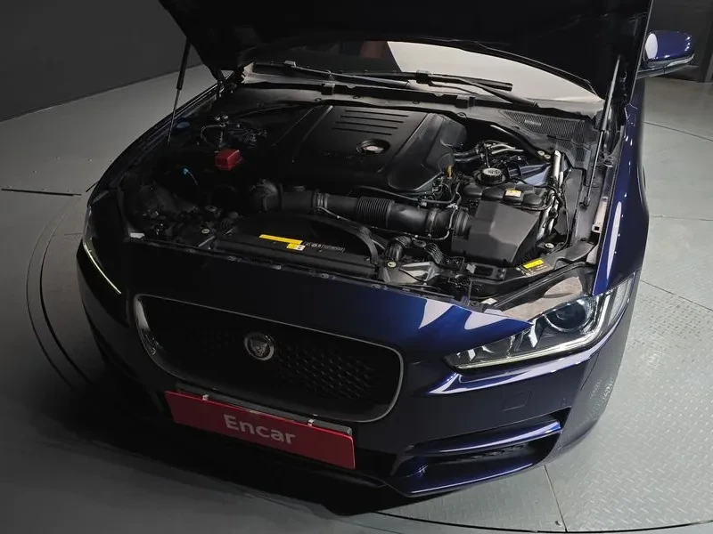 Jaguar XE 20D Portfolio, снимка 6 - Автомобили и джипове - 56576457