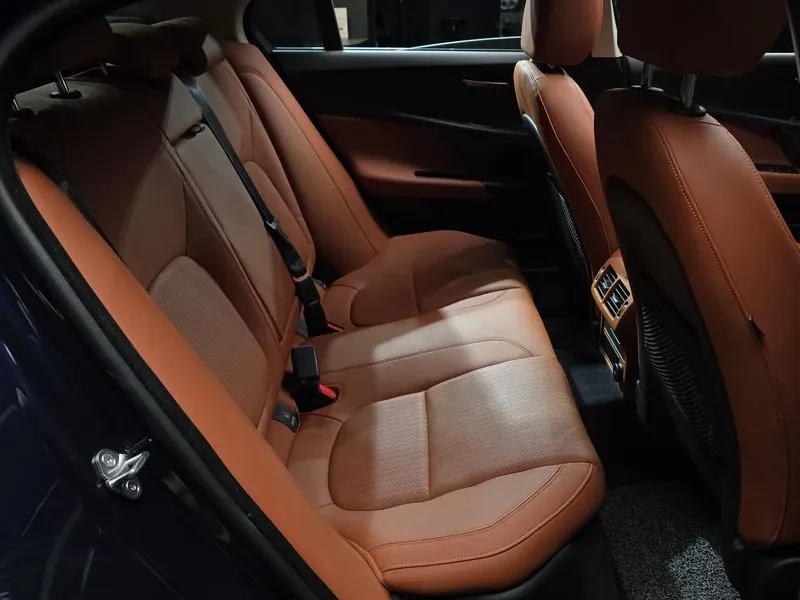 Jaguar XE 20D Portfolio, снимка 11 - Автомобили и джипове - 56576457