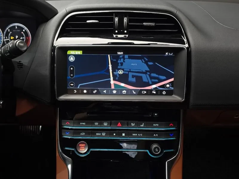Jaguar XE 20D Portfolio, снимка 14 - Автомобили и джипове - 56576457