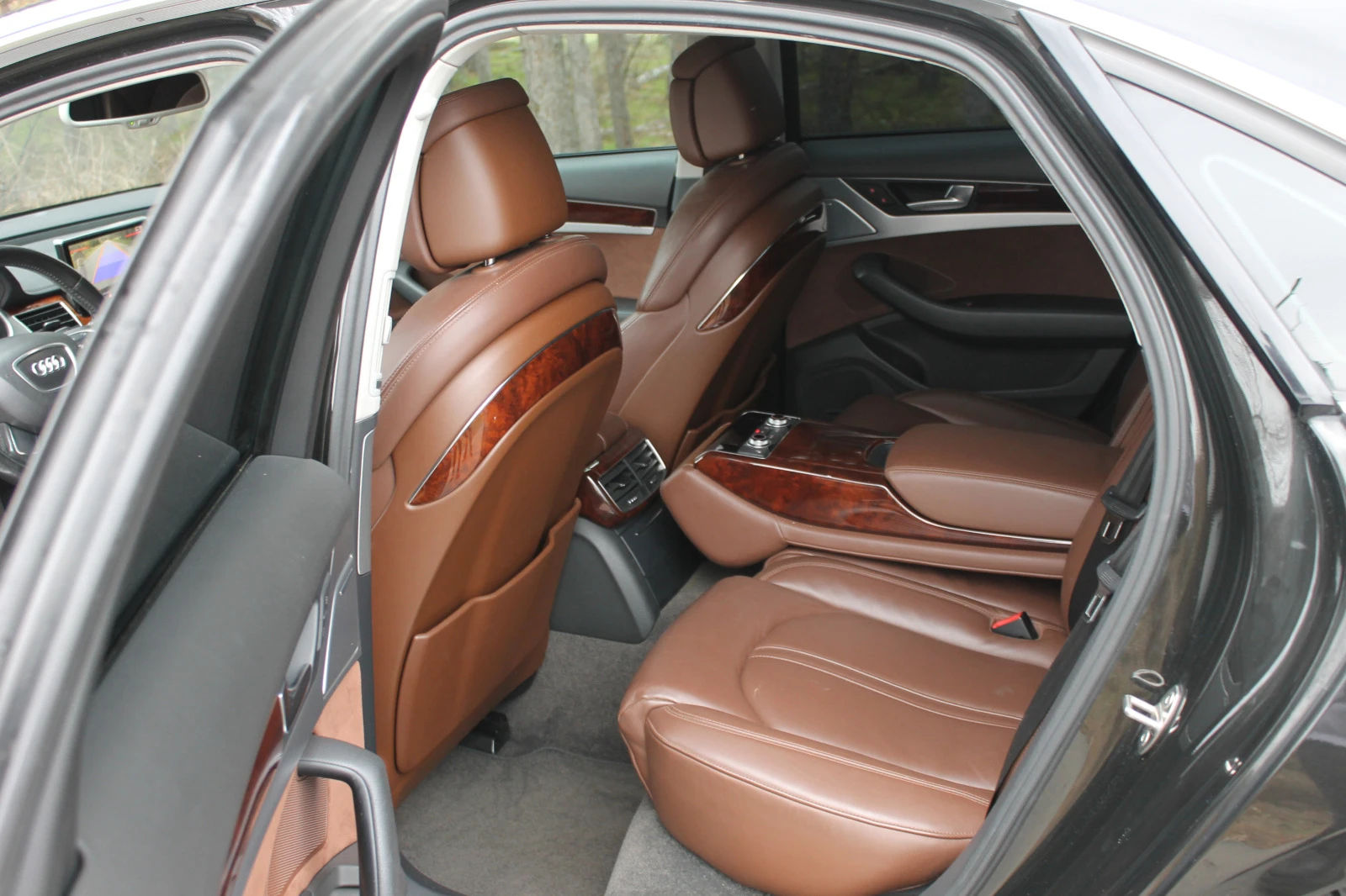 Audi A8 218000 .   | Mobile.bg   13