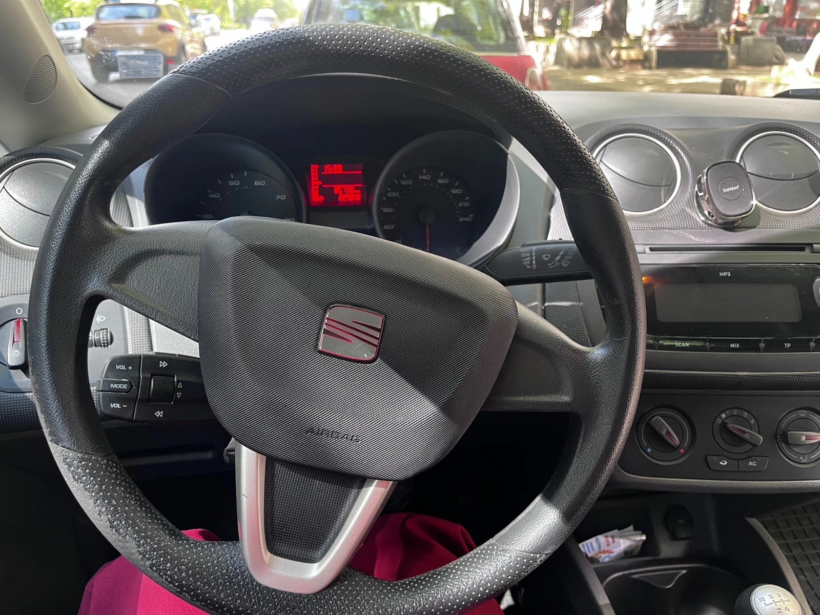 Seat Ibiza 1.2 Бензин / 85000км  - изображение 9