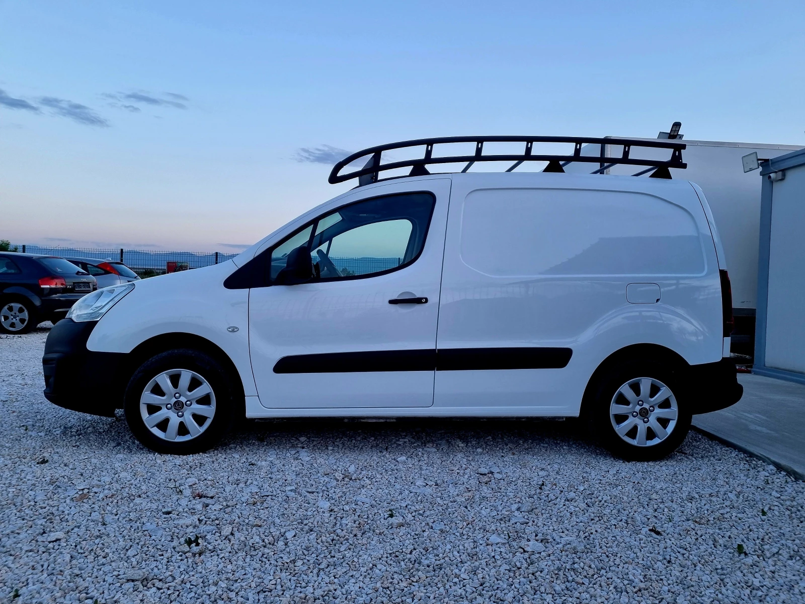 Peugeot Partner 1.6 HDI 90ks.Navi - изображение 8