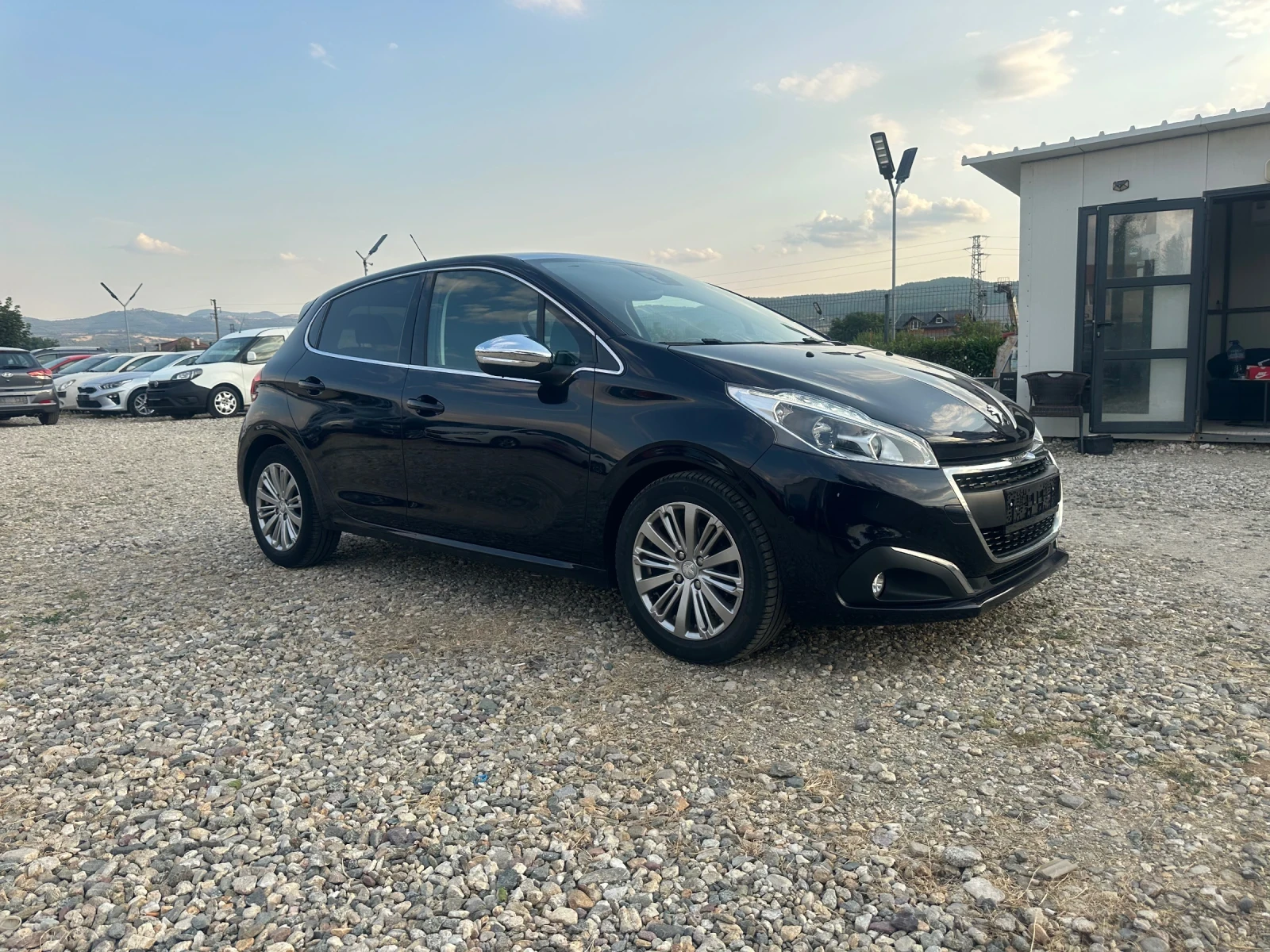 Peugeot 208 1, 5 BlueHDi Allure - изображение 3