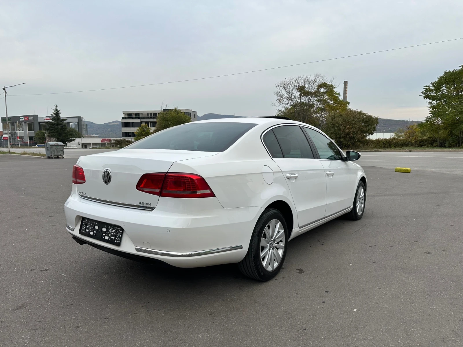 VW Passat 2.0TDI* 140* Led* Navi* EURO5 - изображение 5