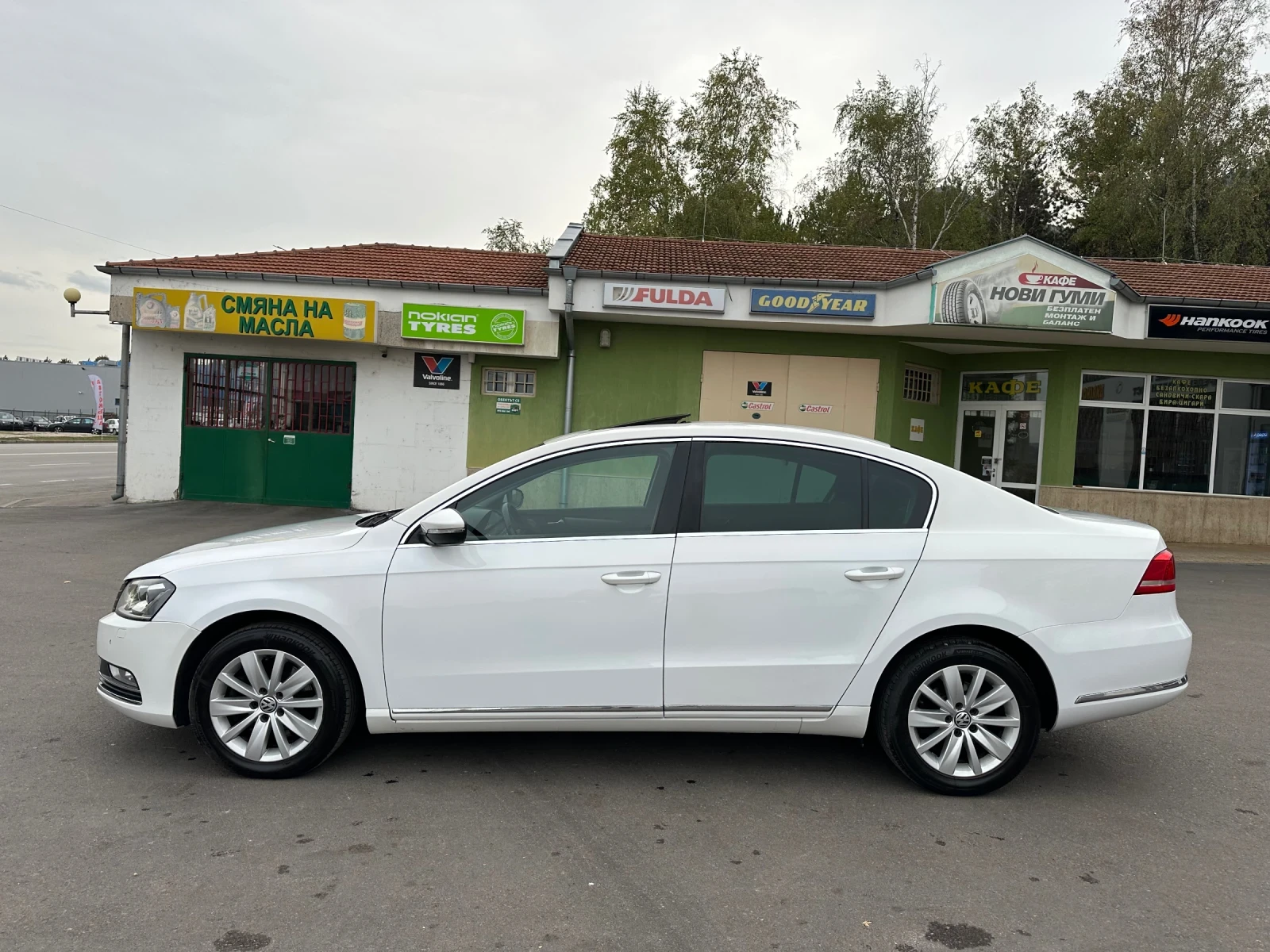 VW Passat 2.0TDI* 140* Led* Navi* EURO5 - изображение 8