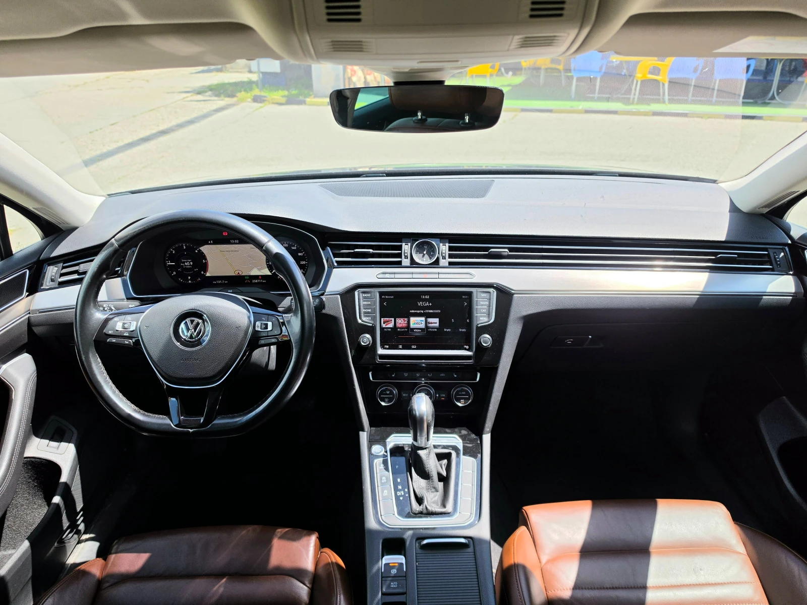 VW Passat 2.0 TDI Digital 4Motion Highline 360, снимка 16 - Автомобили и джипове - 53172415