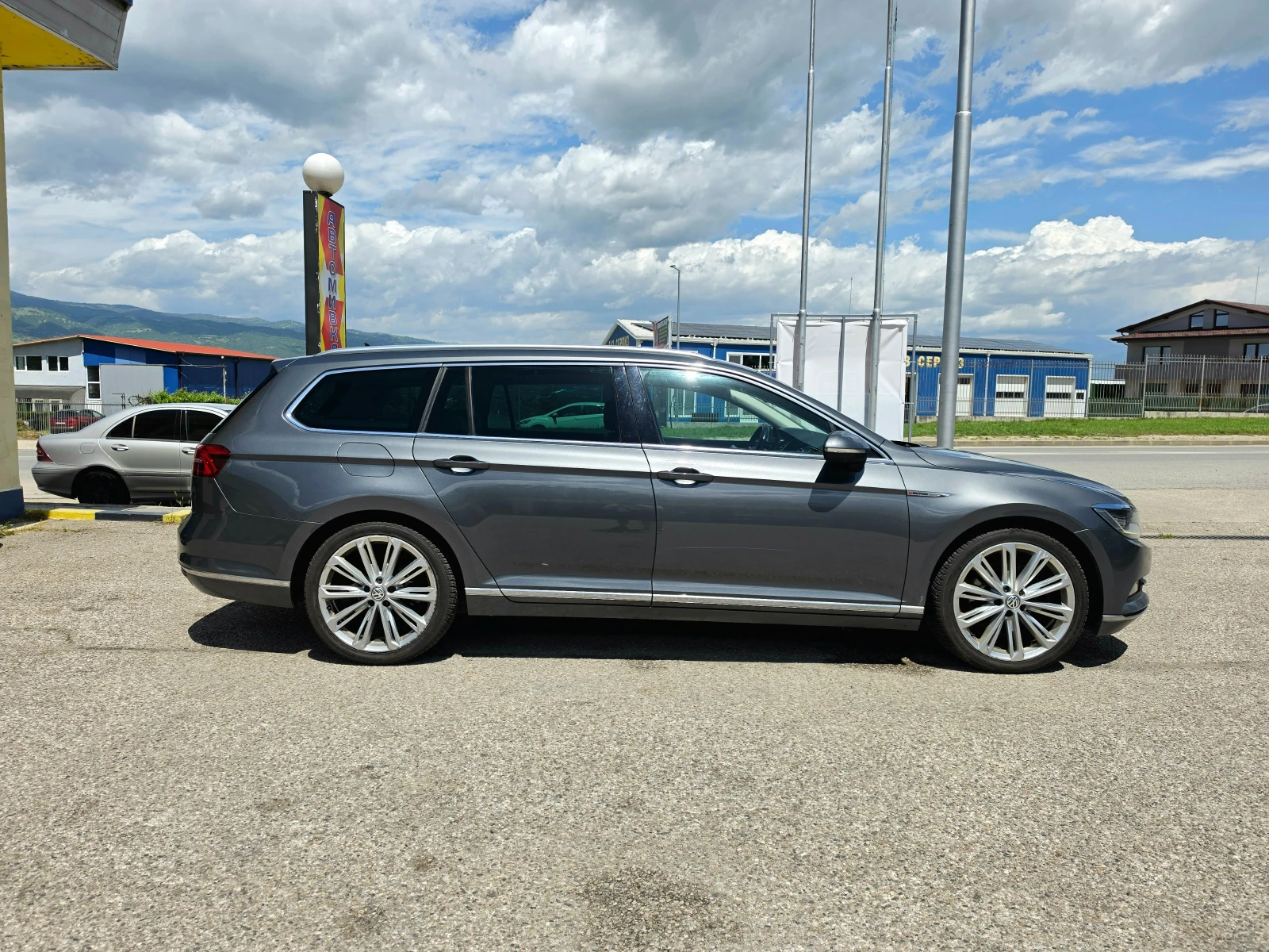 VW Passat 2.0 TDI Digital 4Motion Highline 360, снимка 5 - Автомобили и джипове - 53172415
