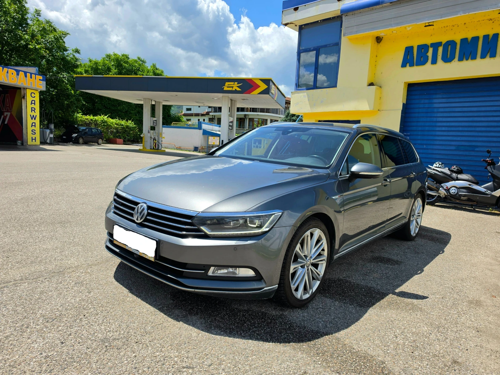 VW Passat 2.0 TDI Digital 4Motion Highline 360, снимка 3 - Автомобили и джипове - 53172415