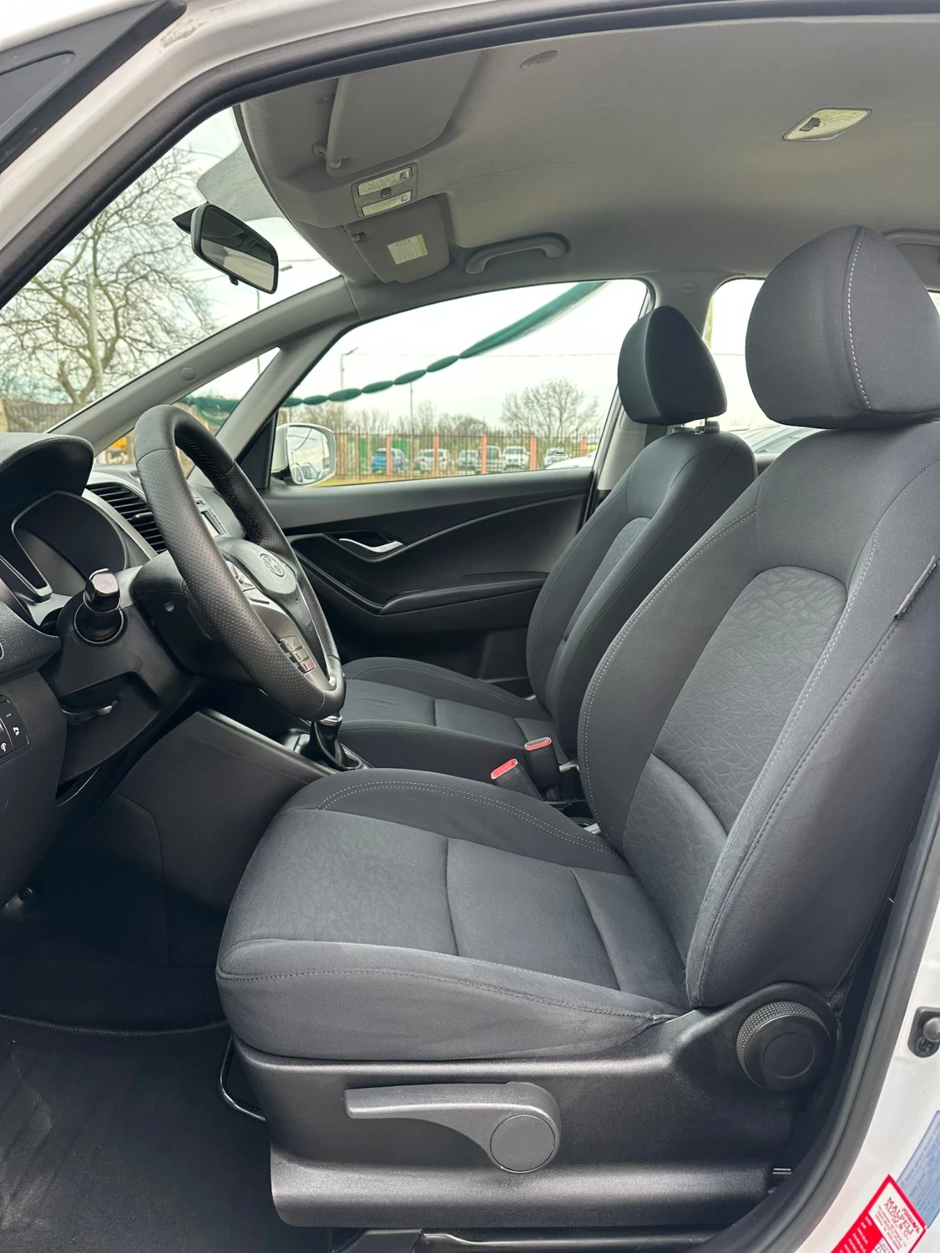 Hyundai Ix20 1, 4i - изображение 10