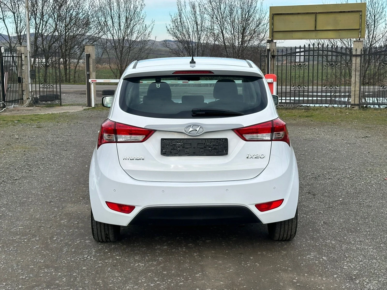 Hyundai Ix20 1, 4i - изображение 6