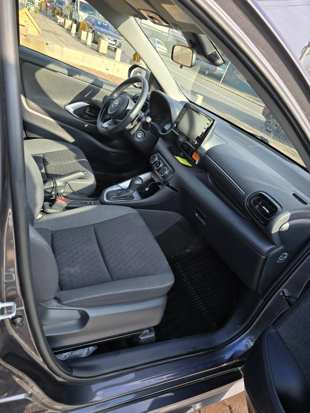 Toyota Yaris  - изображение 7