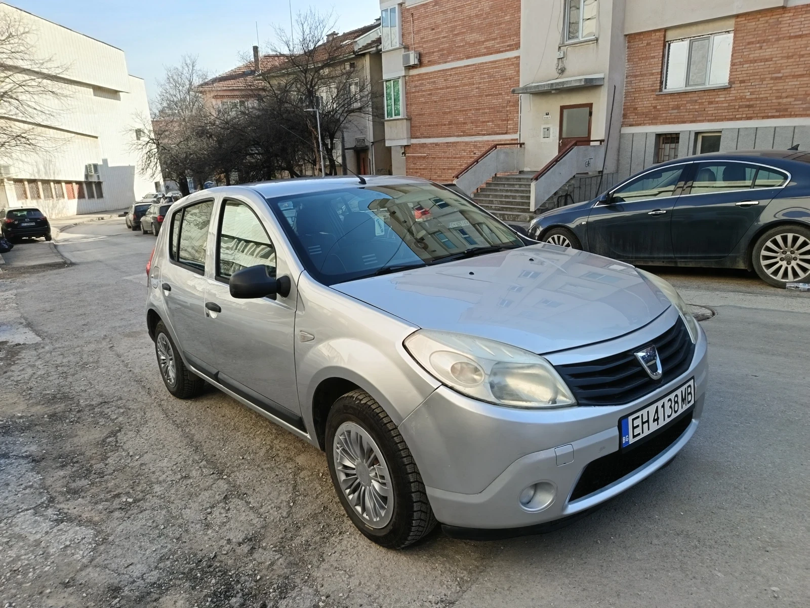 Dacia Sandero 1.2 Газ/Бензин | Auto.bg — изображение 1