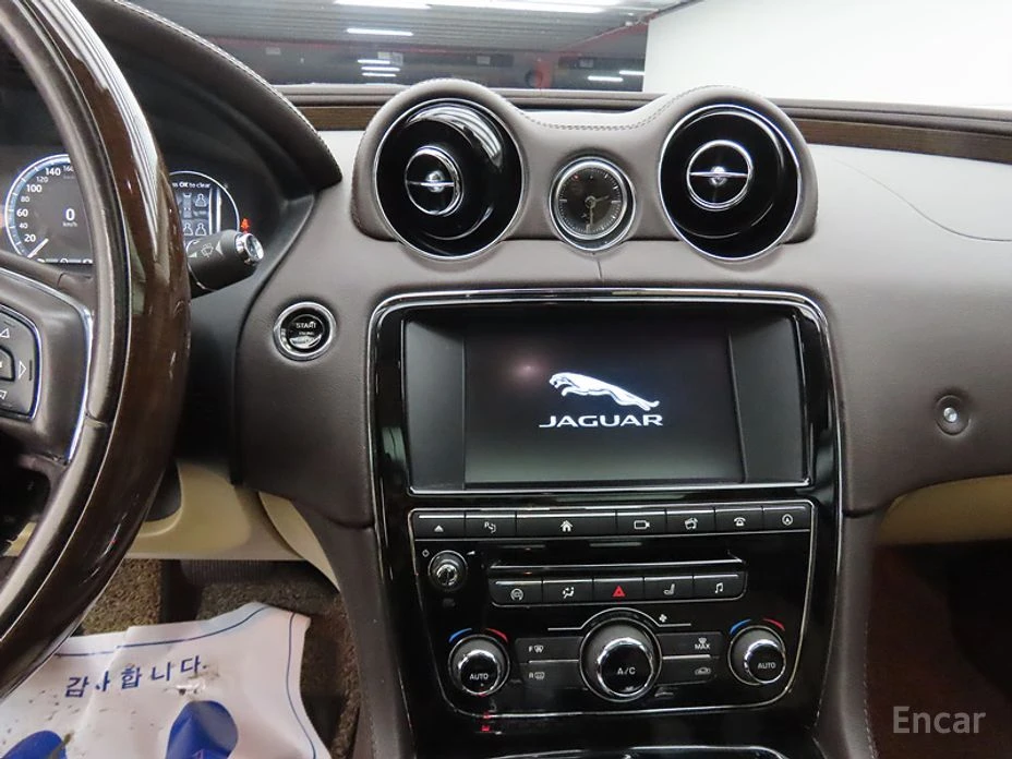 Jaguar Xj 30d PREMIUM LUXURY* LONG* MERIDIAN* TV* SUNROOF* , снимка 11 - Автомобили и джипове - 54078558