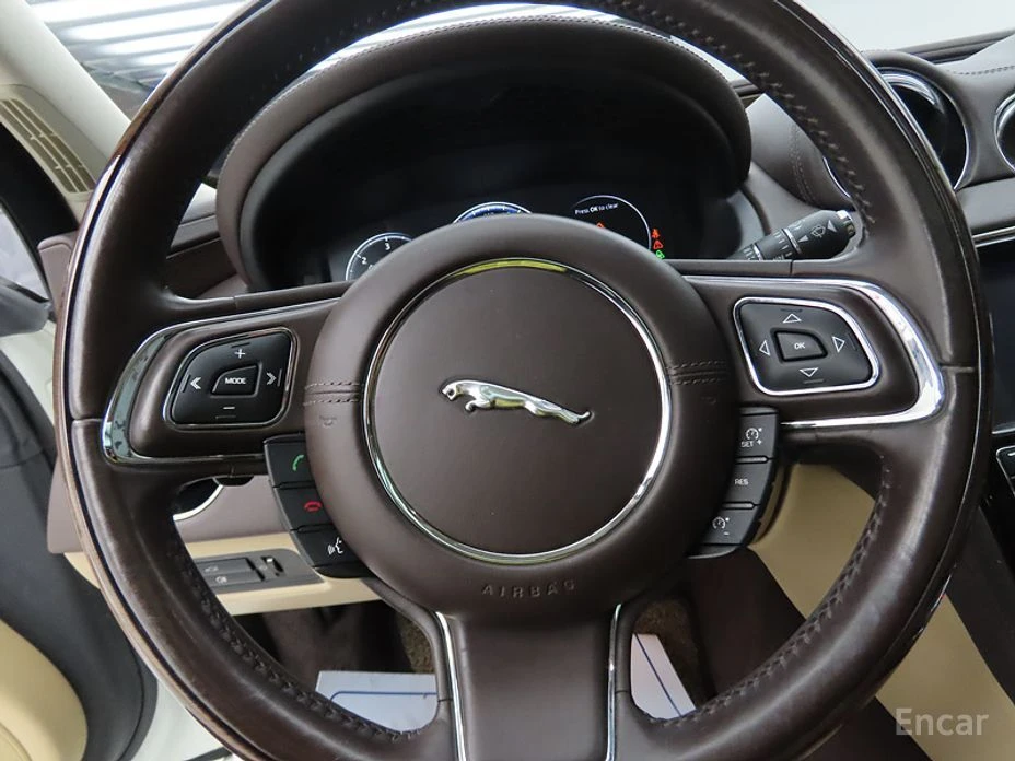 Jaguar Xj 30d PREMIUM LUXURY* LONG* MERIDIAN* TV* SUNROOF* , снимка 9 - Автомобили и джипове - 54078558