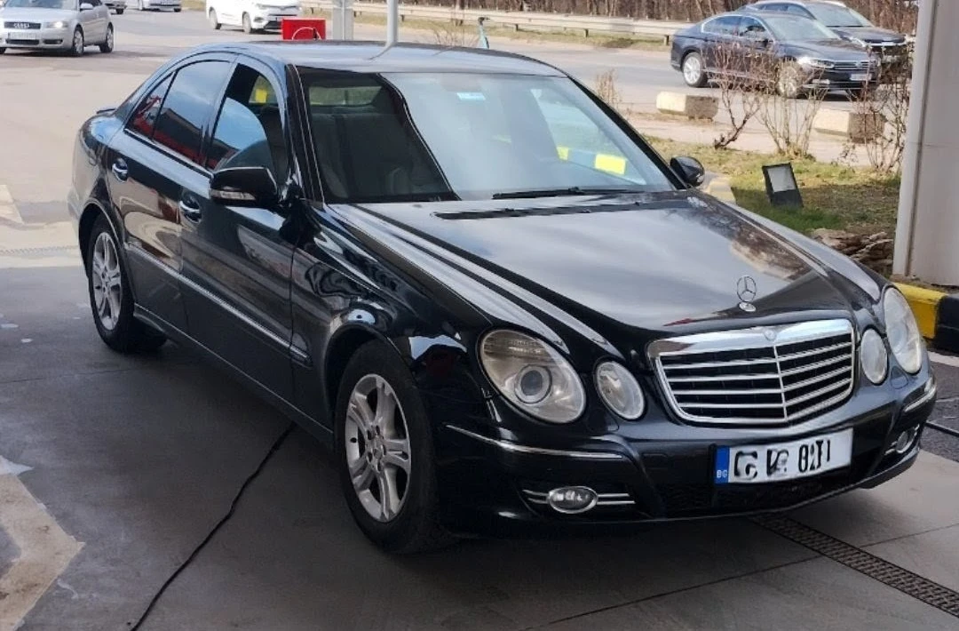 Mercedes-Benz E 220 Facelift EVO, снимка 3 - Автомобили и джипове - 54180079