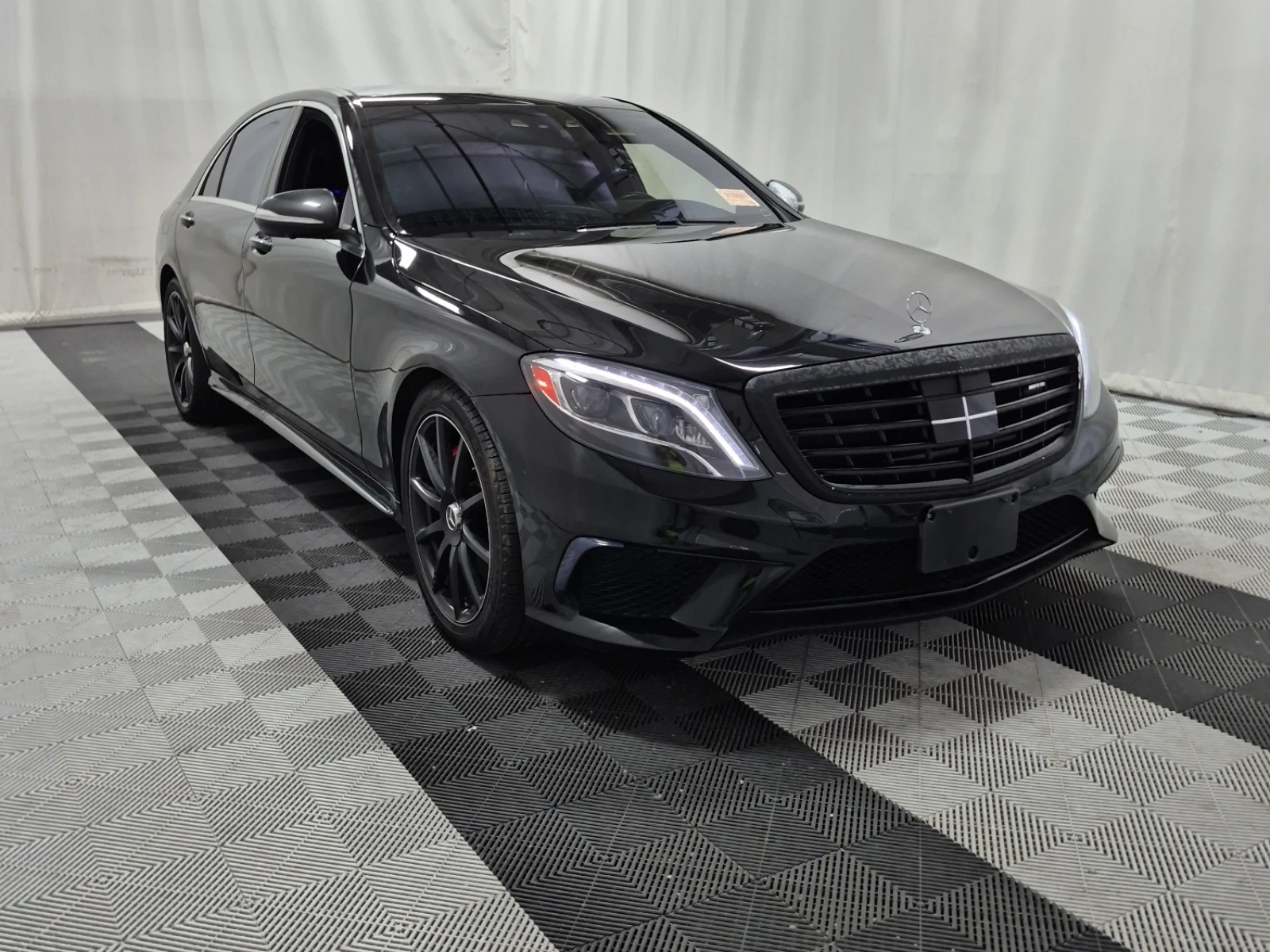 Mercedes-Benz S 63 AMG  * * CARFAX * * АВТО КРЕДИТ * * , снимка 2 - Автомобили и джипове - 54423578