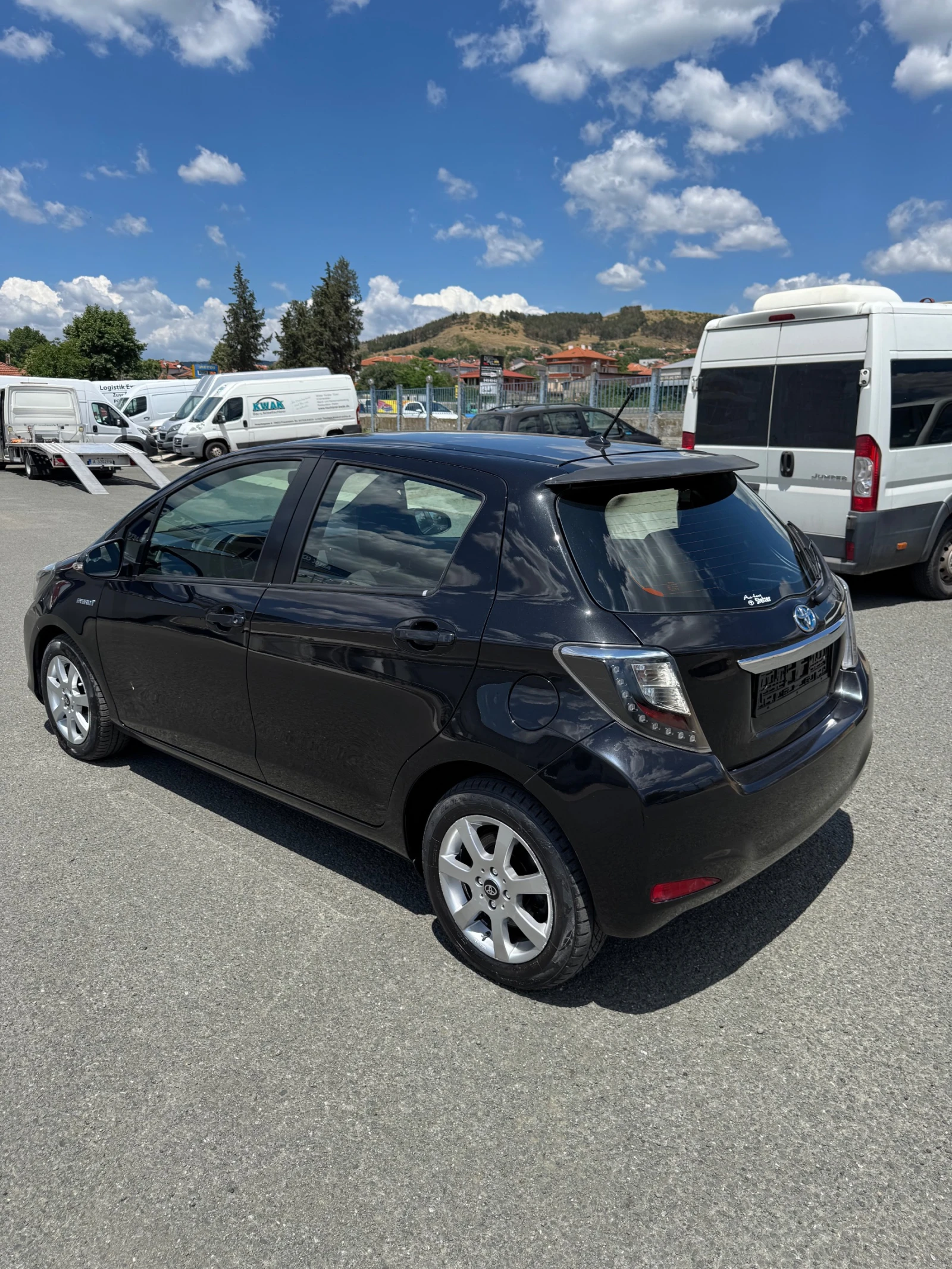 Toyota Yaris 1.5 Hybrid , снимка 4 - Автомобили и джипове - 54979503