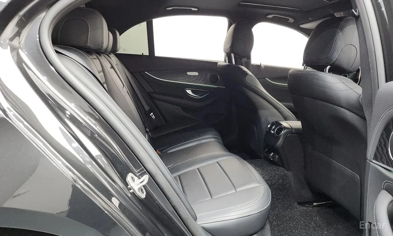 Mercedes-Benz E 220 4MATIC | AMG LINE | W213 | , снимка 9 - Автомобили и джипове - 55034733