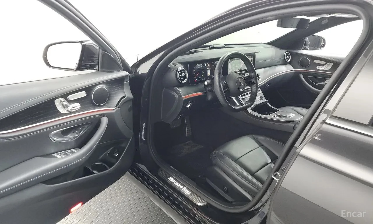 Mercedes-Benz E 220 4MATIC | AMG LINE | W213 | , снимка 3 - Автомобили и джипове - 55034733