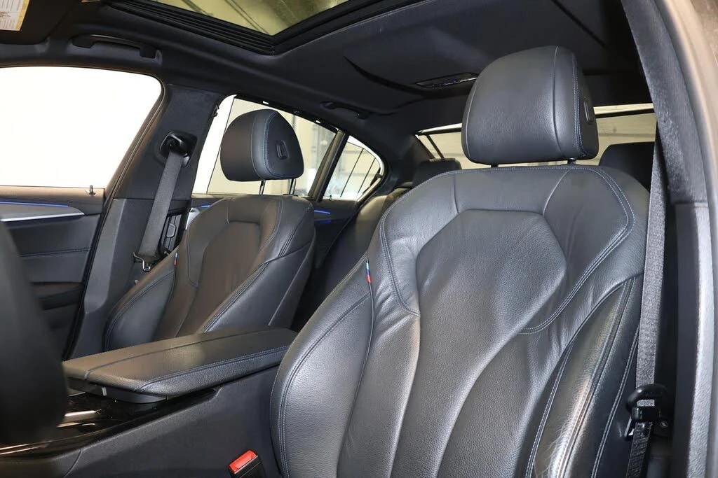 BMW 540 * LED* ПАНО* KEYLESS* Camera* ПОДГРЕВ* , снимка 8 - Автомобили и джипове - 55614442