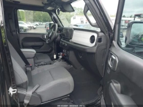 Jeep Wrangler 4-DOOR SPORT S 4X4 - 59300 лв. / 30319.61 € - 16207287 12