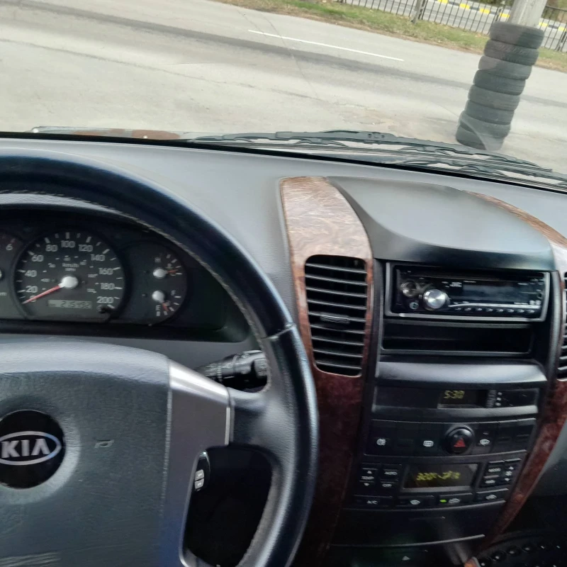 Kia Sorento 2.5, снимка 5 - Автомобили и джипове - 48408744