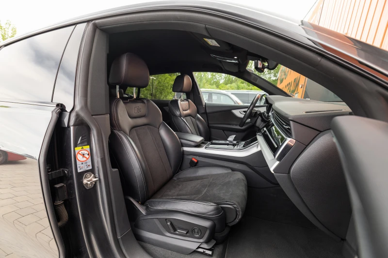 Audi Q8 * S-Line * Bang & Olufsen * , снимка 10 - Автомобили и джипове - 50273829