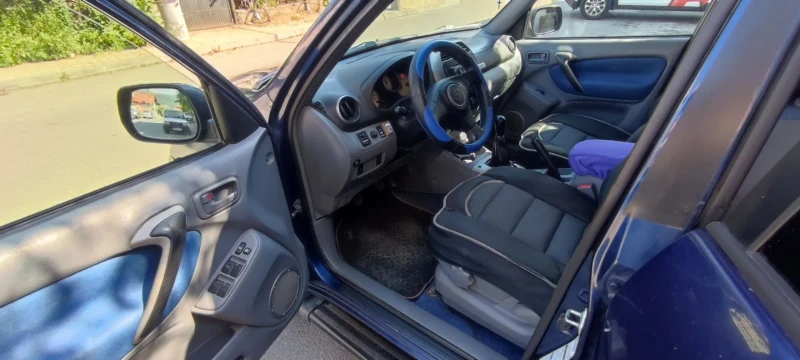 Toyota Rav4, снимка 6 - Автомобили и джипове - 50851771