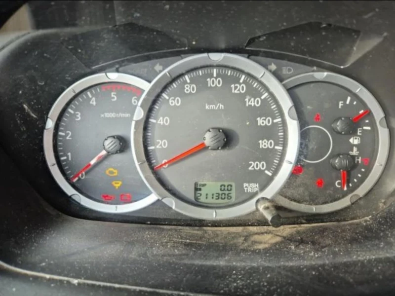 Mitsubishi L200 2.5D 136ks, снимка 8 - Автомобили и джипове - 52818711