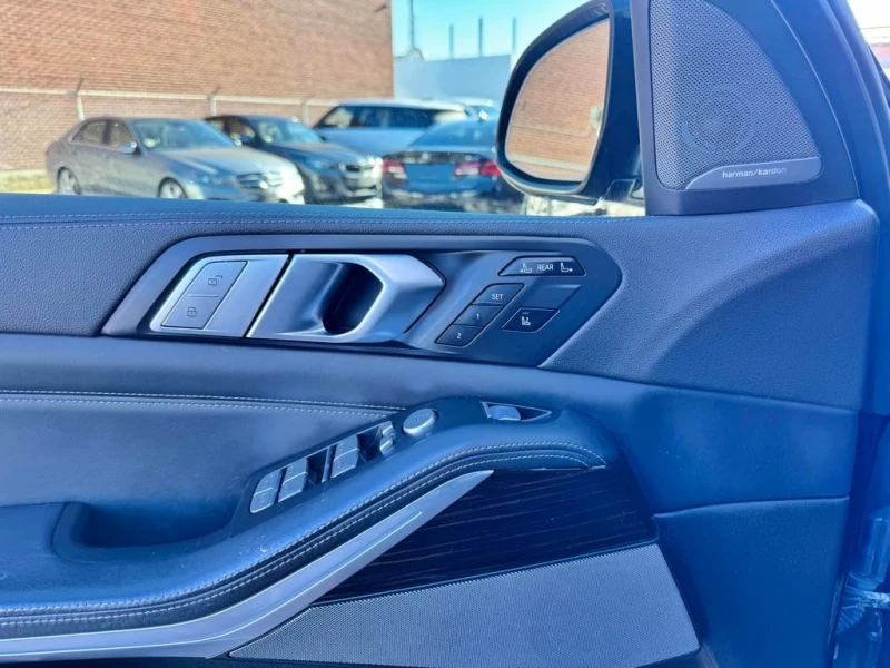 BMW X7 * xDrive40i * CARFAX * БЕЗ ПЪРВОНАЧАЛНА ВНОСКА, снимка 16 - Автомобили и джипове - 52958690