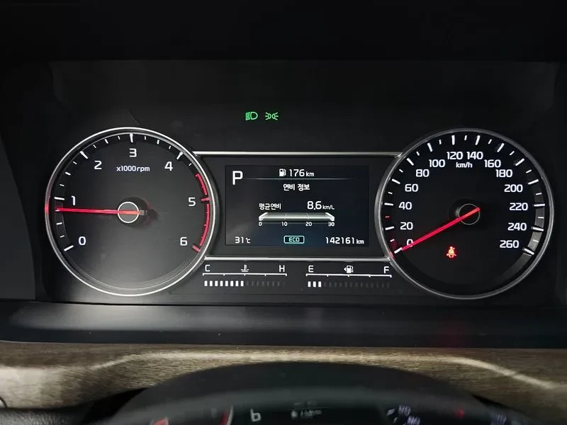 Kia Sorento 2.2 CRDI 4WD - САМО 30% АВАНС, снимка 8 - Автомобили и джипове - 55899874