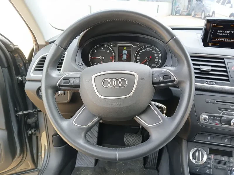Audi Q3 2.0 TDI Quattro - САМО 30% АВАНС, снимка 13 - Автомобили и джипове - 56066340