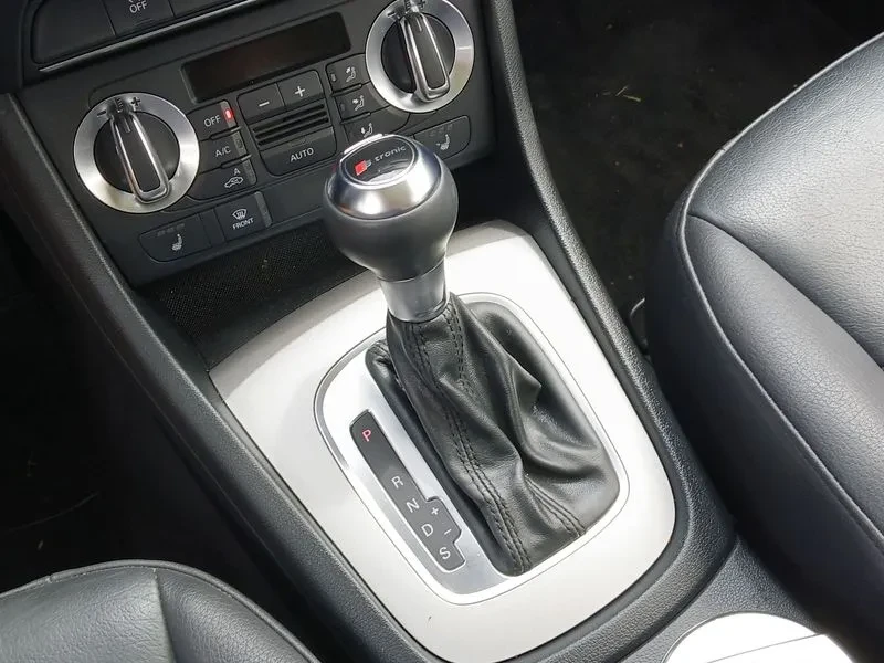 Audi Q3 2.0 TDI Quattro - САМО 30% АВАНС, снимка 9 - Автомобили и джипове - 56066340