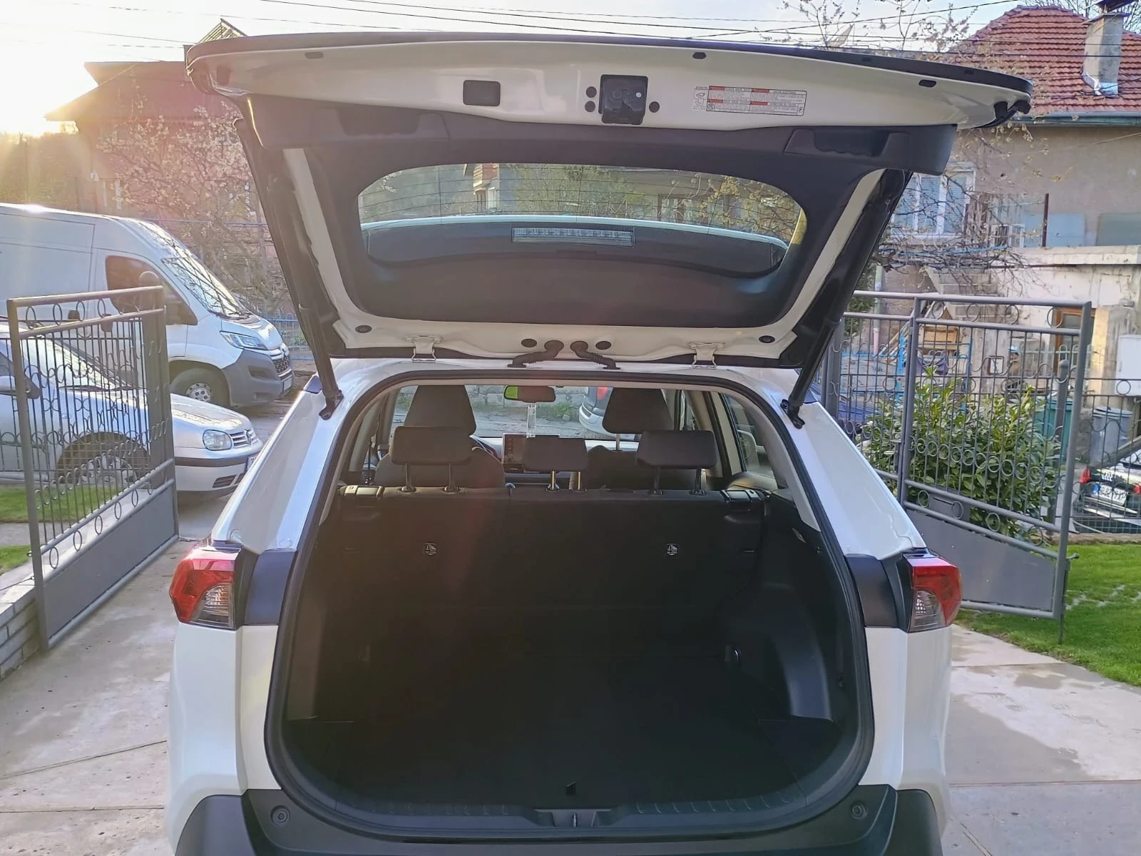 Toyota Rav4 Toyota RAV4 AWD.2.5 Hybrid 222hp. 84000км - изображение 8