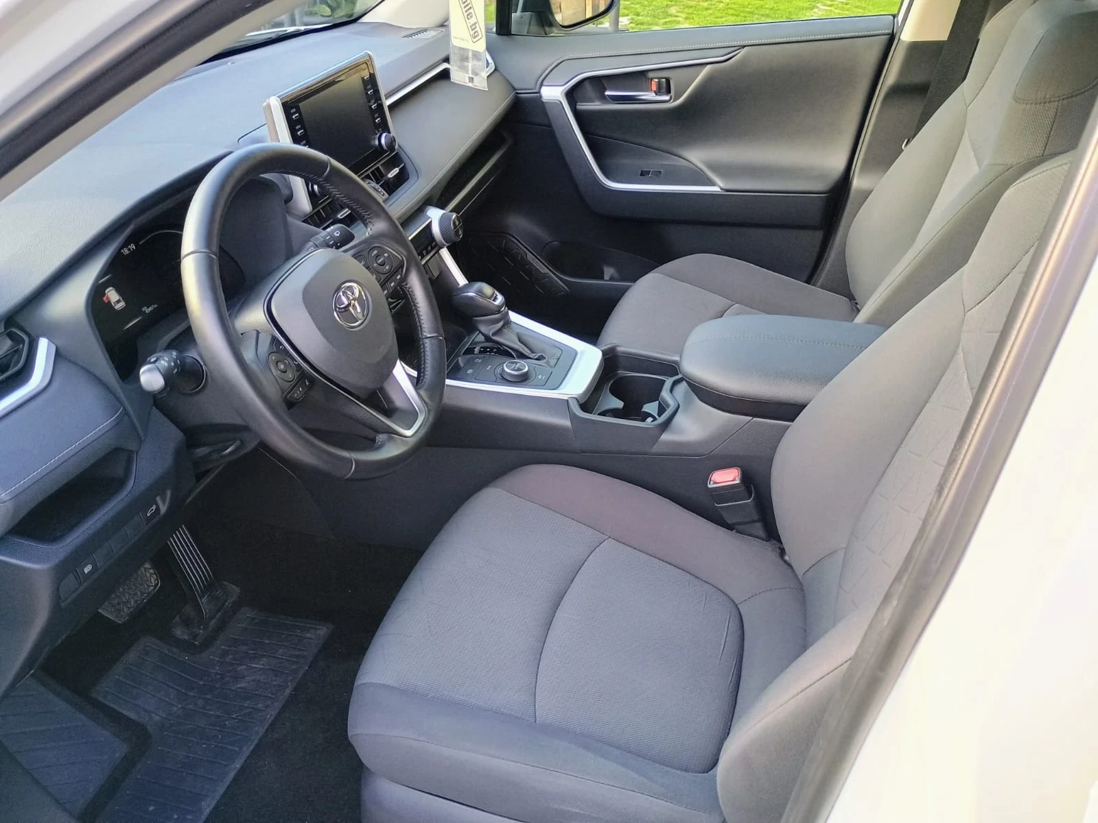 Toyota Rav4 Toyota RAV4 AWD.2.5 Hybrid 222hp. 84000км - изображение 10
