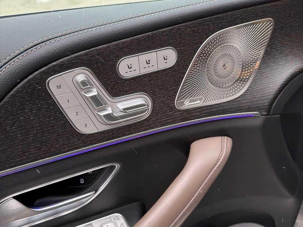 Mercedes-Benz GLE 53 4MATIC | DISTRONIC| AIRMATIC| 360| HUD| ОБДУХ| BURMESTER, снимка 14 - Автомобили и джипове - 54011471