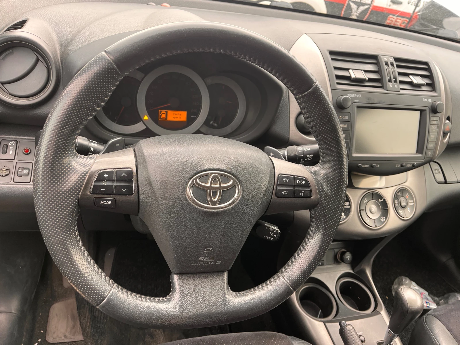 Toyota Rav4, снимка 5 - Автомобили и джипове - 54296103