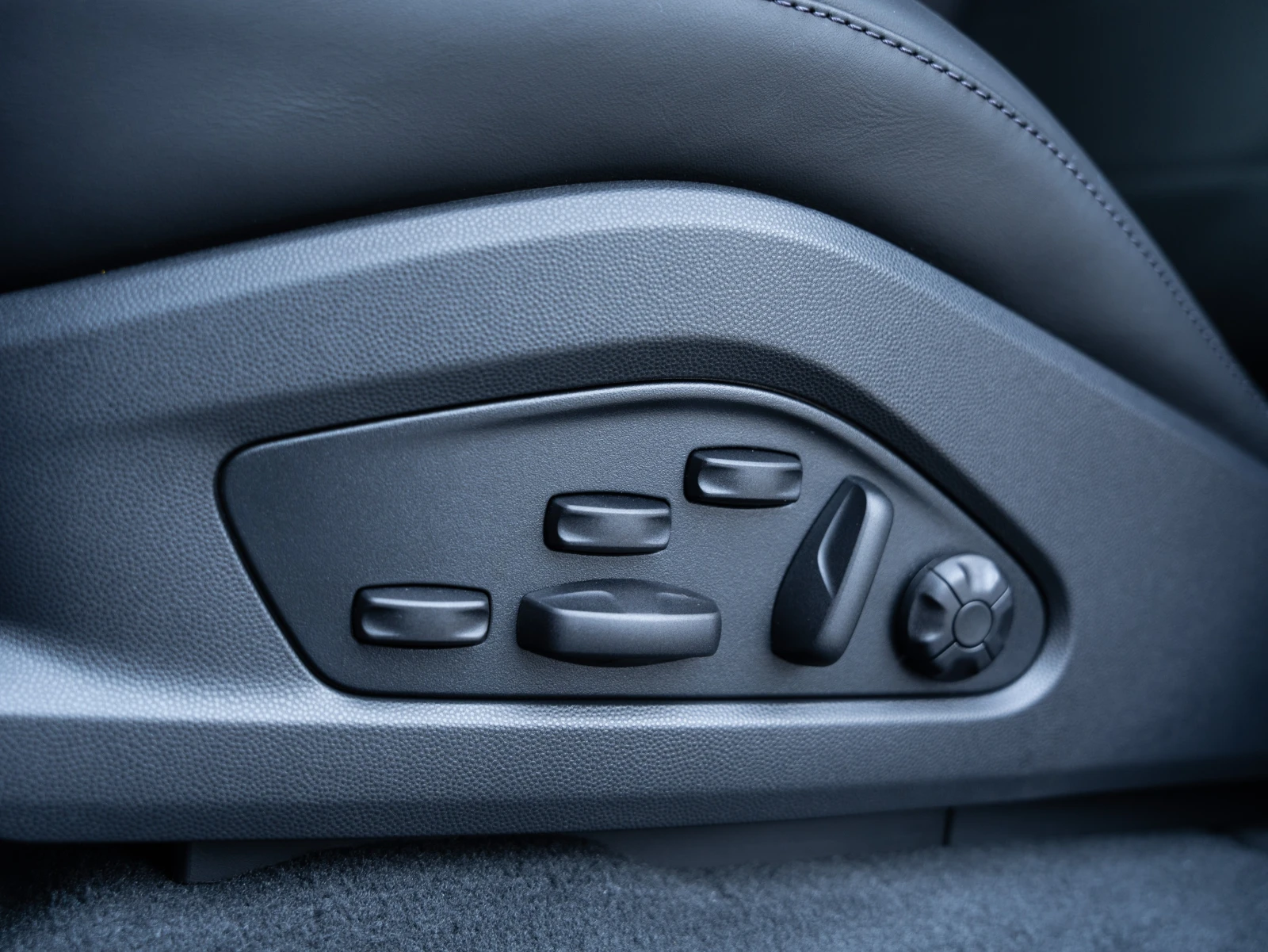 Porsche Macan 4, снимка 16 - Автомобили и джипове - 54759100