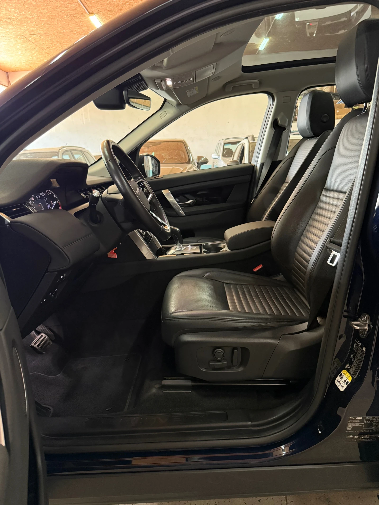 Land Rover Discovery Sport PLUG-IN ХИБРИД 4x4.* ГАРАНЦИОНЕН* 67000км.* + ДДС, снимка 12 - Автомобили и джипове - 55036384