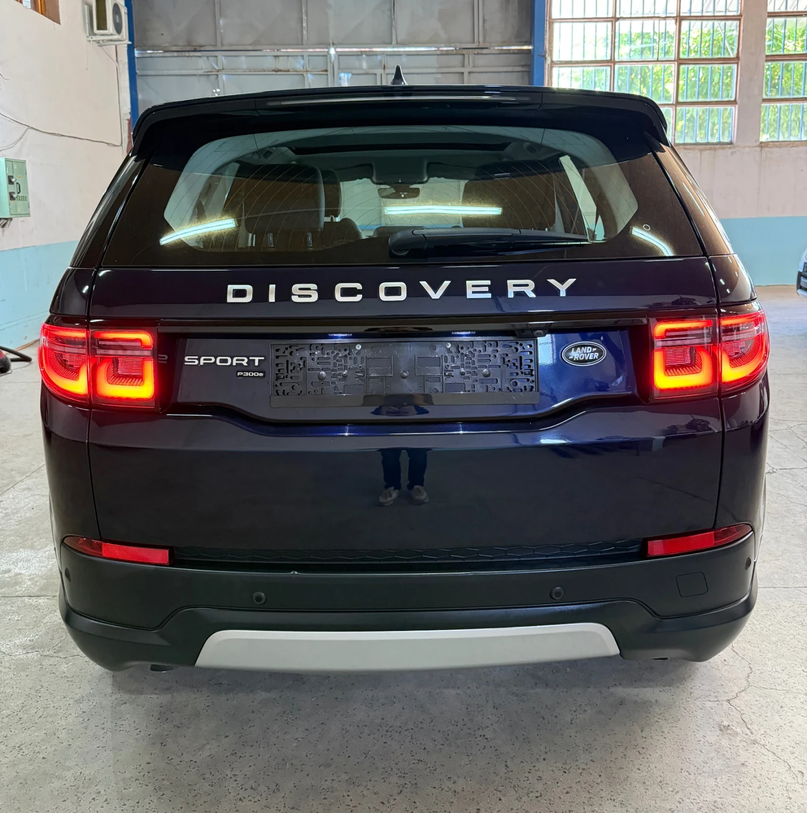 Land Rover Discovery Sport PLUG-IN ХИБРИД 4x4.* ГАРАНЦИОНЕН* 67000км.* + ДДС, снимка 4 - Автомобили и джипове - 55036384