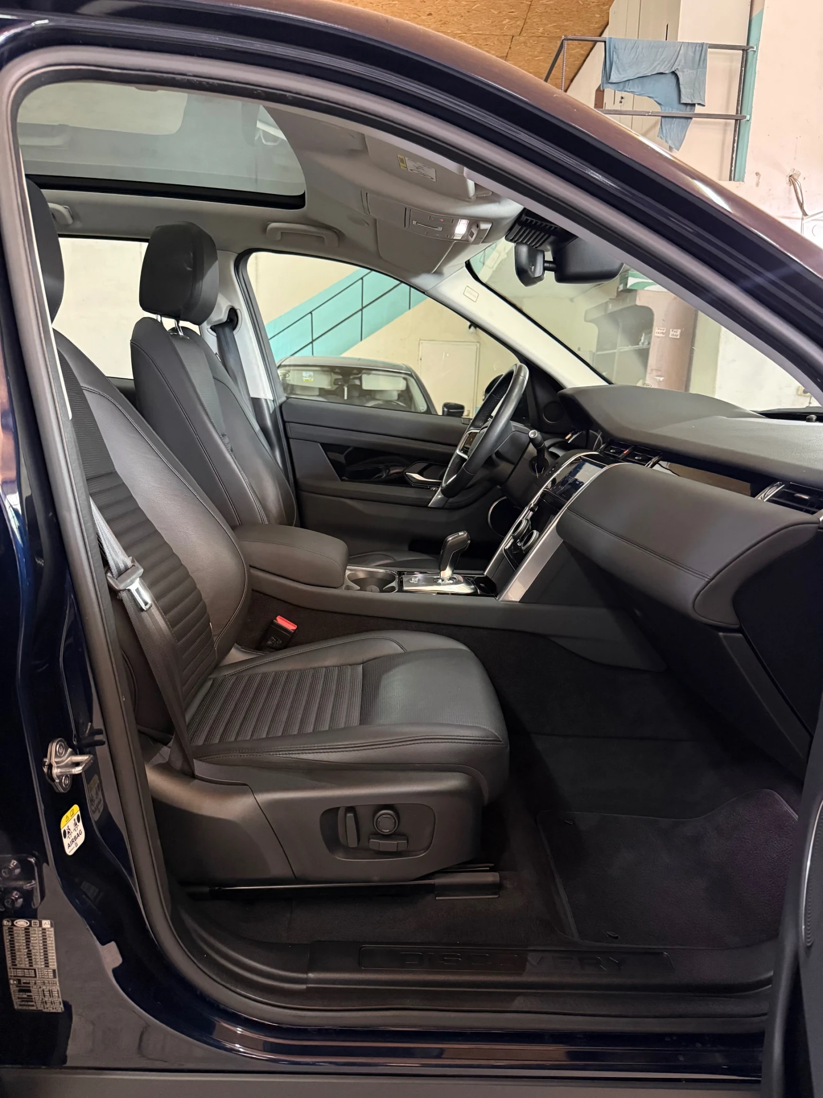 Land Rover Discovery Sport PLUG-IN ХИБРИД 4x4.* ГАРАНЦИОНЕН* 67000км.* + ДДС, снимка 13 - Автомобили и джипове - 55036384