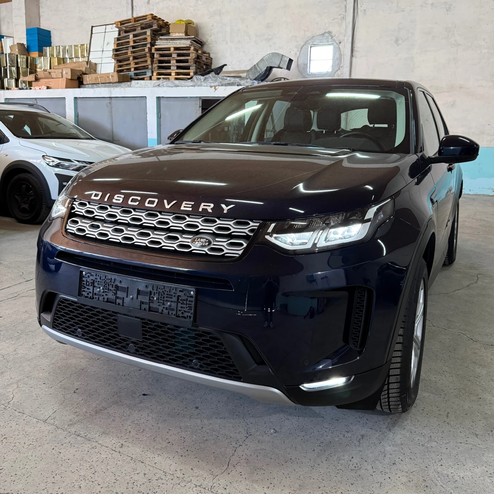 Land Rover Discovery Sport PLUG-IN ХИБРИД 4x4.* ГАРАНЦИОНЕН* 67000км.* + ДДС, снимка 3 - Автомобили и джипове - 55036384