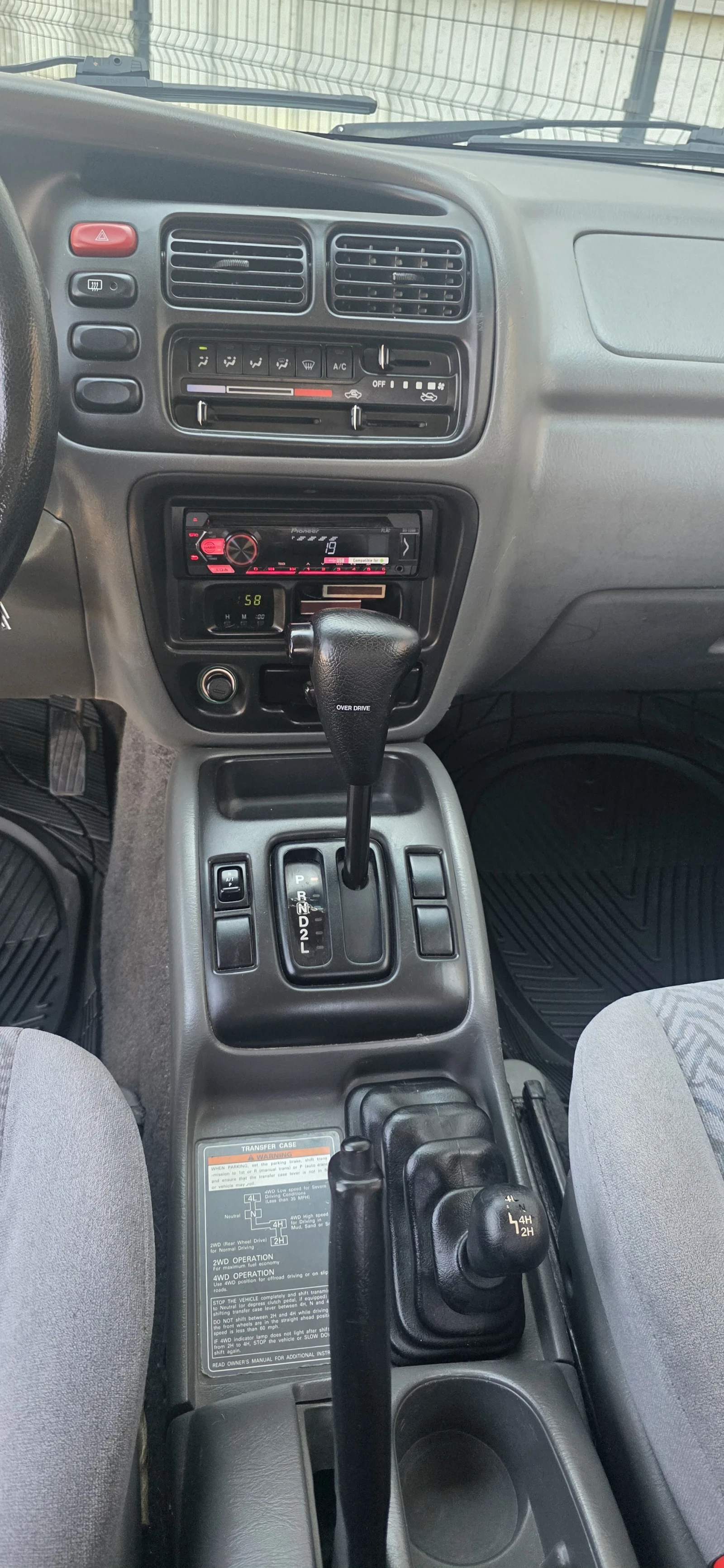Suzuki Grand vitara 1.6 16V $ автомат $ климатик $, снимка 11 - Автомобили и джипове - 55457624